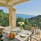 Villa Regina: Above Agni, superb views and pool - Kavalléraina