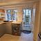 Beautiful House and Elevated Garden In Bridgnorth