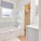 Narrow Escape - Meredith Lodging - Seaside