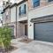 Elegant Lake Conroe Townhome with Boat Slip! - 蒙哥马利