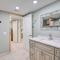 Outdoor Family Fun Large Home by Beaver Lake!
