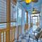 Chic Richmond Apartment with Private Deck and Patio! - Richmond