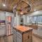 Luxe Beech Mtn Cabin with Hot Tub 2 Mi to Skiing! - Beech Mountain