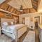 Luxe Beech Mtn Cabin with Hot Tub 2 Mi to Skiing! - Beech Mountain