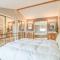 Lakefront Beachhouse - Meredith Lodging