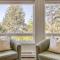 The NeahKahNie House - Meredith Lodging