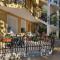 Club Cristal Apartments