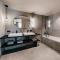 das bleibt Alpine Suites - 斯拉德明