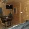 Stunning log cabin on the lake - Portroe