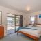 Shore Beats Work - Whangamata Holiday Home