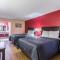 Quality Inn & Suites Bridge City Orange