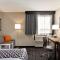 La Quinta Inn & Suites by Wyndham St Louis Route 66