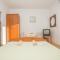 Apartments Nuic 748