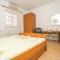 Apartments Nuic 748