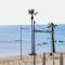 Phaedrus Living: Seaside Luxury Flat Lighthouse 69
