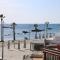 Phaedrus Living: Seaside Luxury Flat Lighthouse 69