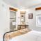 Double Diamond Ski-in/Ski-out Chalet