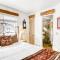 Double Diamond Ski-in/Ski-out Chalet