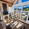 Cozy & Relaxing Indoor Outdoor Fireplace, Jacuzzi and BBQ grill