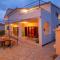 Apartment Bo&Dy with Private Pool - Rogoznica