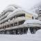 Wunderstay Alpine 403 Centric Studio Balcony/View