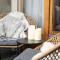 Wunderstay Alpine 403 Centric Studio Balcony/View