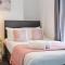 City & Coast Swansea Home Sleeps 7