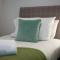 City & Coast Swansea Home Sleeps 7