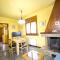 4 bedrooms appartement with private pool enclosed garden and wifi at Canyelles 6 km away from the beach