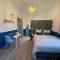 Capstay Roubaix Lille private shower & Netflix
