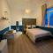 Capstay Roubaix Lille private shower & Netflix