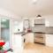 Stunning four bedroom house close to Excel, O2 & Central London with free parking