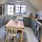 Monmouth House Apartments, Lyme Regis Old Town, dog friendly, parking - Lyme Regis