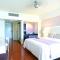 Holland House Beach Hotel