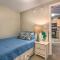 Destin Condo with Amenities and Pool Less Than half Mi to Beach - ديستين