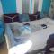 blue room, kitchenette