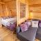 Farragon Luxury Glamping Pod with Hot Tub & Pet Friendly at Pitilie Pods