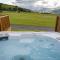 Schiehallion Luxury Glamping Pod with Hot Tub at Pitilie Pods - 阿伯费尔迪