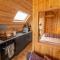 Schiehallion Luxury Glamping Pod with Hot Tub at Pitilie Pods - 阿伯费尔迪