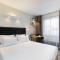Hôtel Chromatics & Restaurant Hill Club by HappyCulture