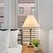 Chic & Updated Studio Apt in East Lakeview - Barry S1