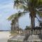 El Fuerte Beach Apartments