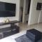 Elegante apartamento discreto, con playa y piscina