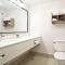 Hawthorn Suites by Wyndham-Oakland/Alameda