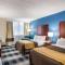 Comfort Inn & Suites - Pittsburgh North