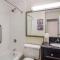 Comfort Inn & Suites - Pittsburgh North