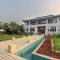 Umber Villa by StayVista - 5BHK Luxurious Villa with a Pvt Pool & Lawn - Alibag