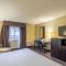 Holiday Inn Express Hotel & Suites Pittsburgh Airport by IHG