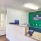 HomeTowne Studios by Red Roof Dallas - North Addison - Tollway