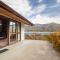Lakeside Escape - Wanaka Holiday Bach